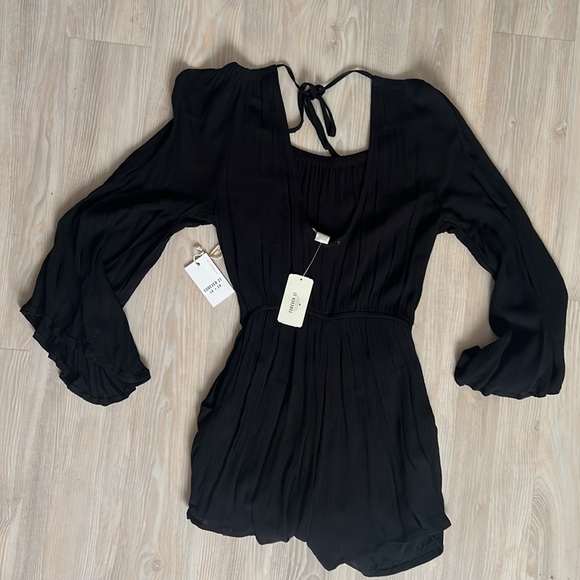 Forever 21 long sleeved romper - black NWT new with tags - Picture 3 of 3